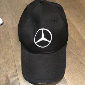 Mercedes Benz hat